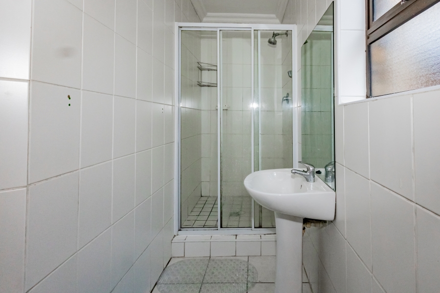 To Let 1 Bedroom Property for Rent in Loevenstein Western Cape